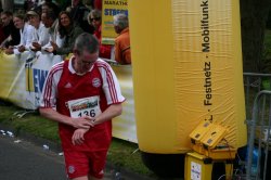Marathon im FC Bayern Trikot beim 1. Oldenburger Jubilumsmarathon 2008